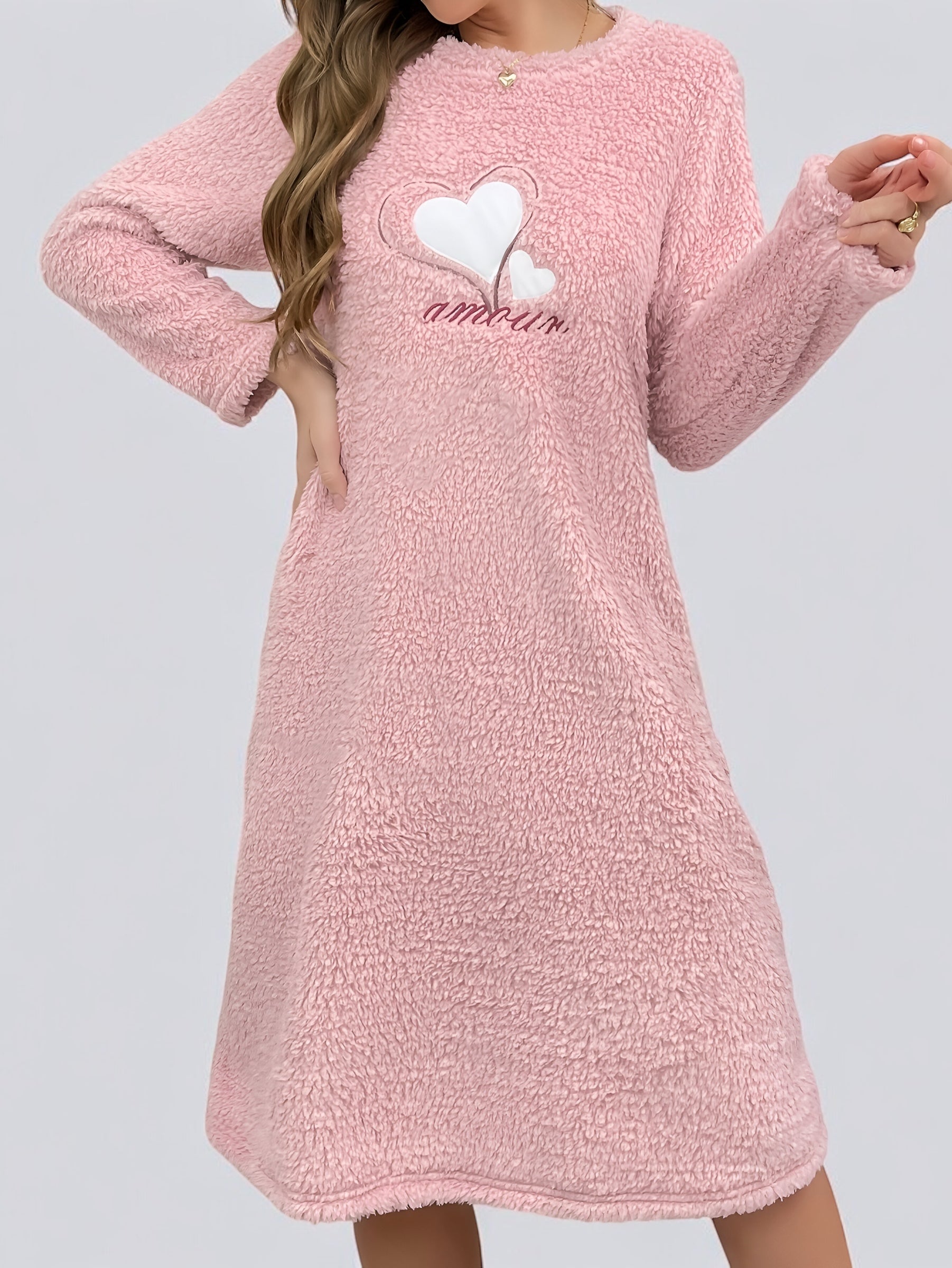 Robe de nuit polaire douillette avec motif cœur et manches longues