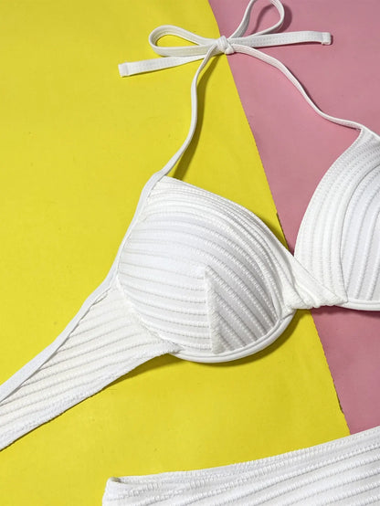 Bikini 2 Pièces Femme avec Haut à Armatures et Design Côtelé - Coupe Style Brésilien et Bretelles Ajustables