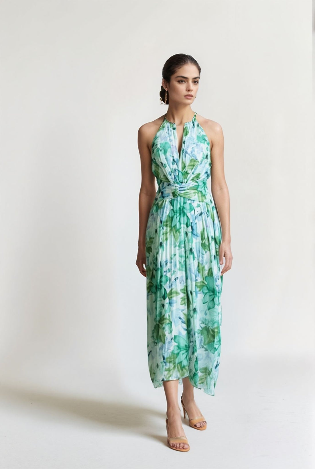 Elara - Robe Femme Motif Floral Aquarellé Col Licou Sans Manches Découpe Buste Drapée