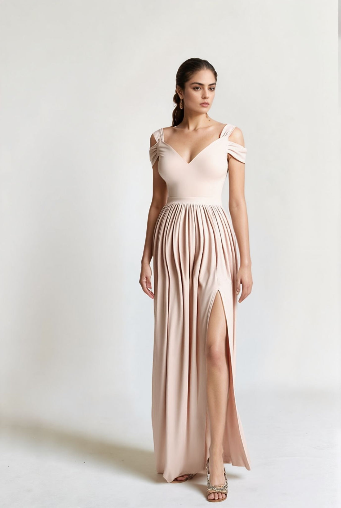 Solène - Robe Longue Plissée Ajustée Fendue à Décolleté Cœur et Bretelles Tombantes Robe de Soirée Rose Pâle